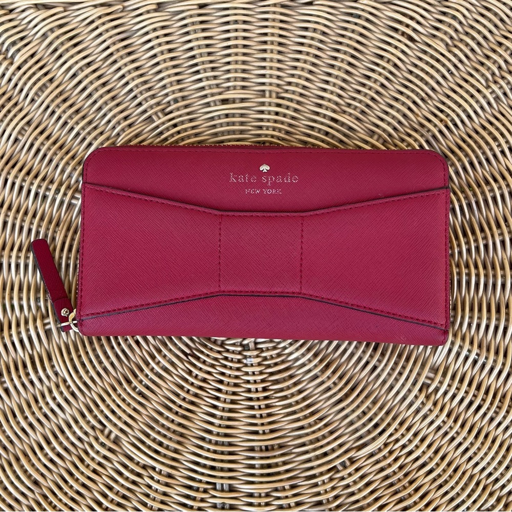 Kate Spade Zippered Wallet